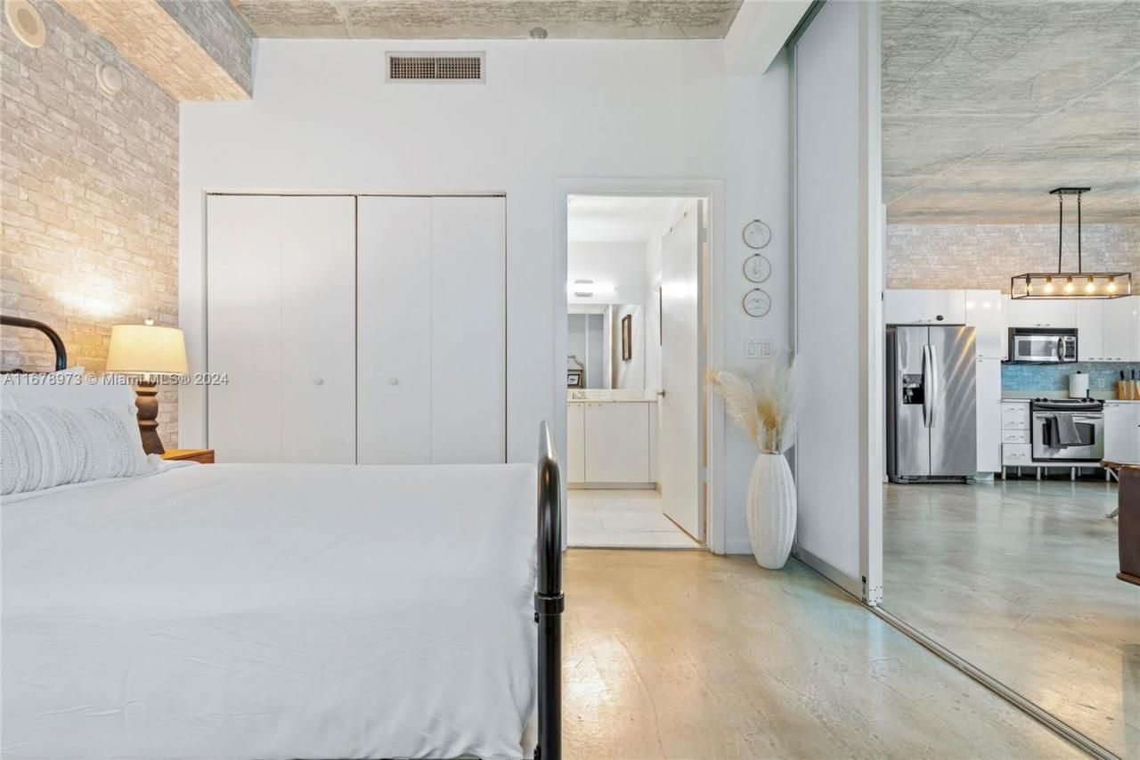 234 NE 3rd St, Unit 401, Miami, FL 33132 Photo