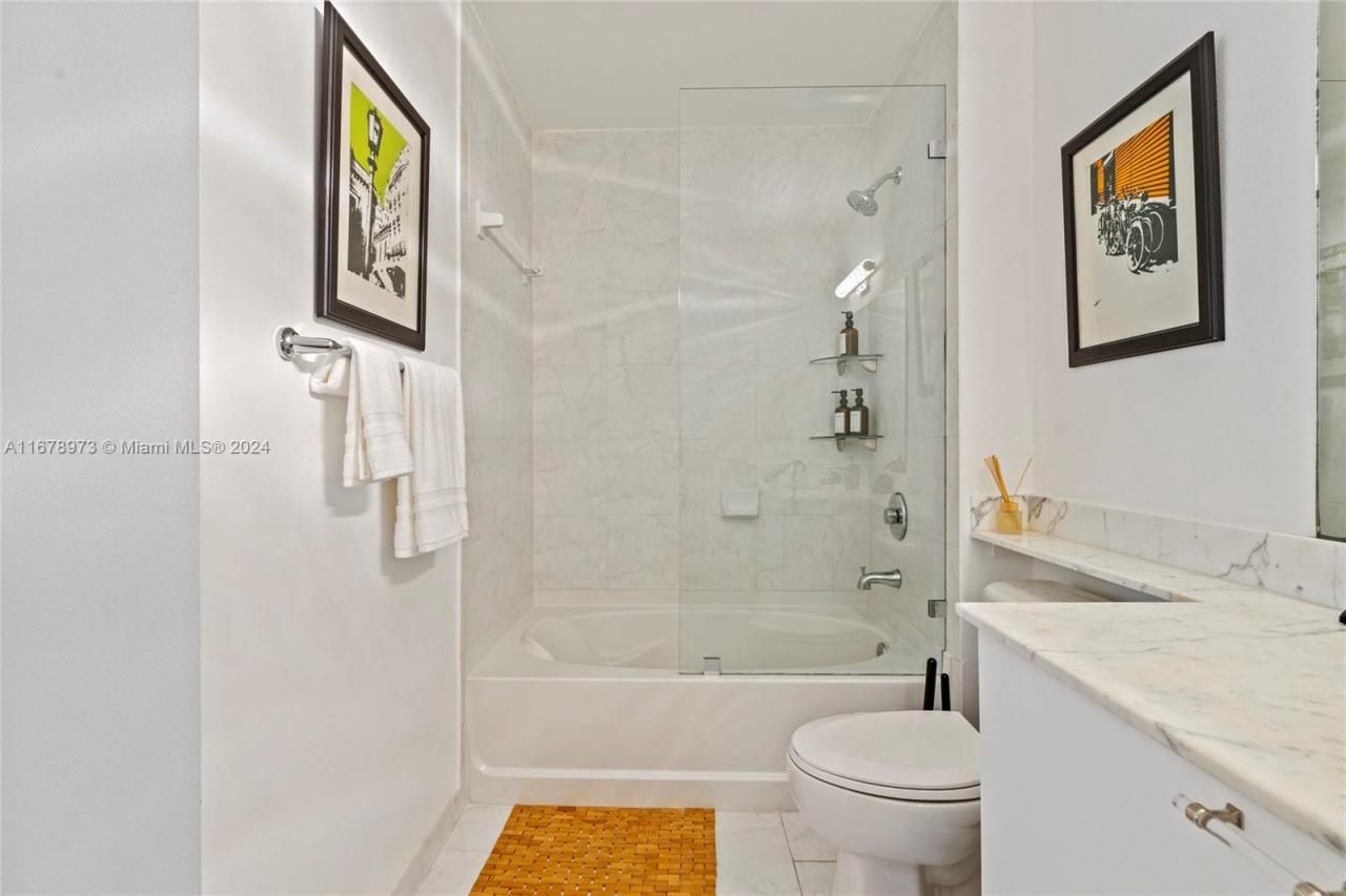 234 NE 3rd St, Unit 401, Miami, FL 33132 Photo