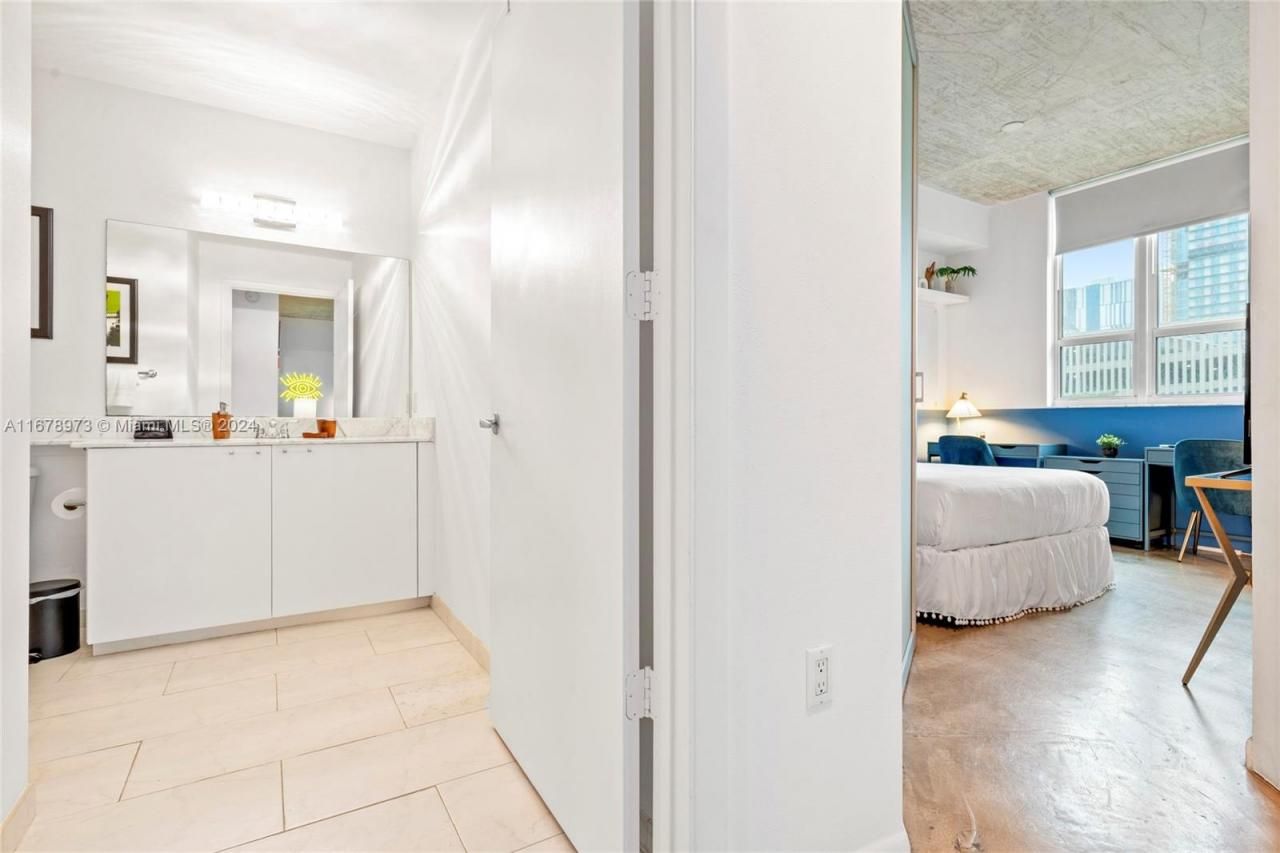 234 NE 3rd St, Unit 401, Miami, FL 33132 Photo