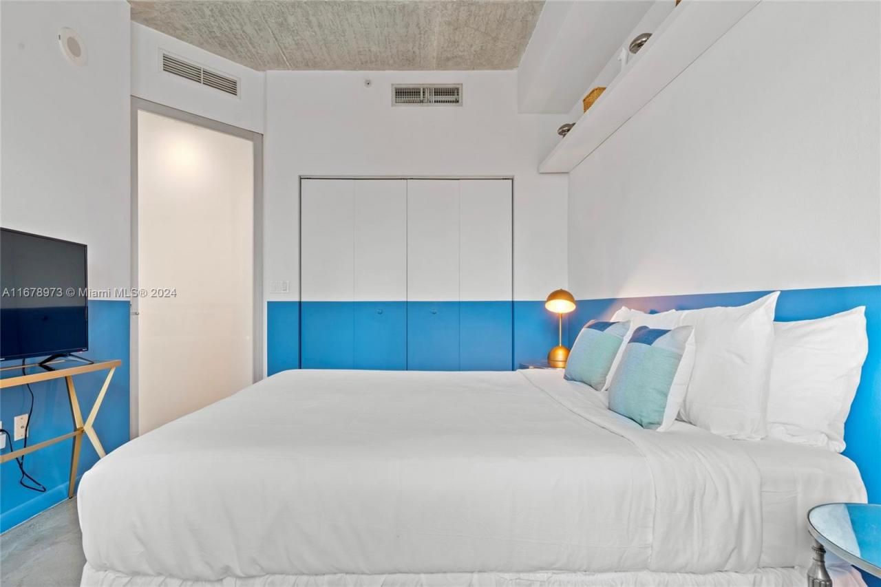 234 NE 3rd St, Unit 401, Miami, FL 33132 Photo