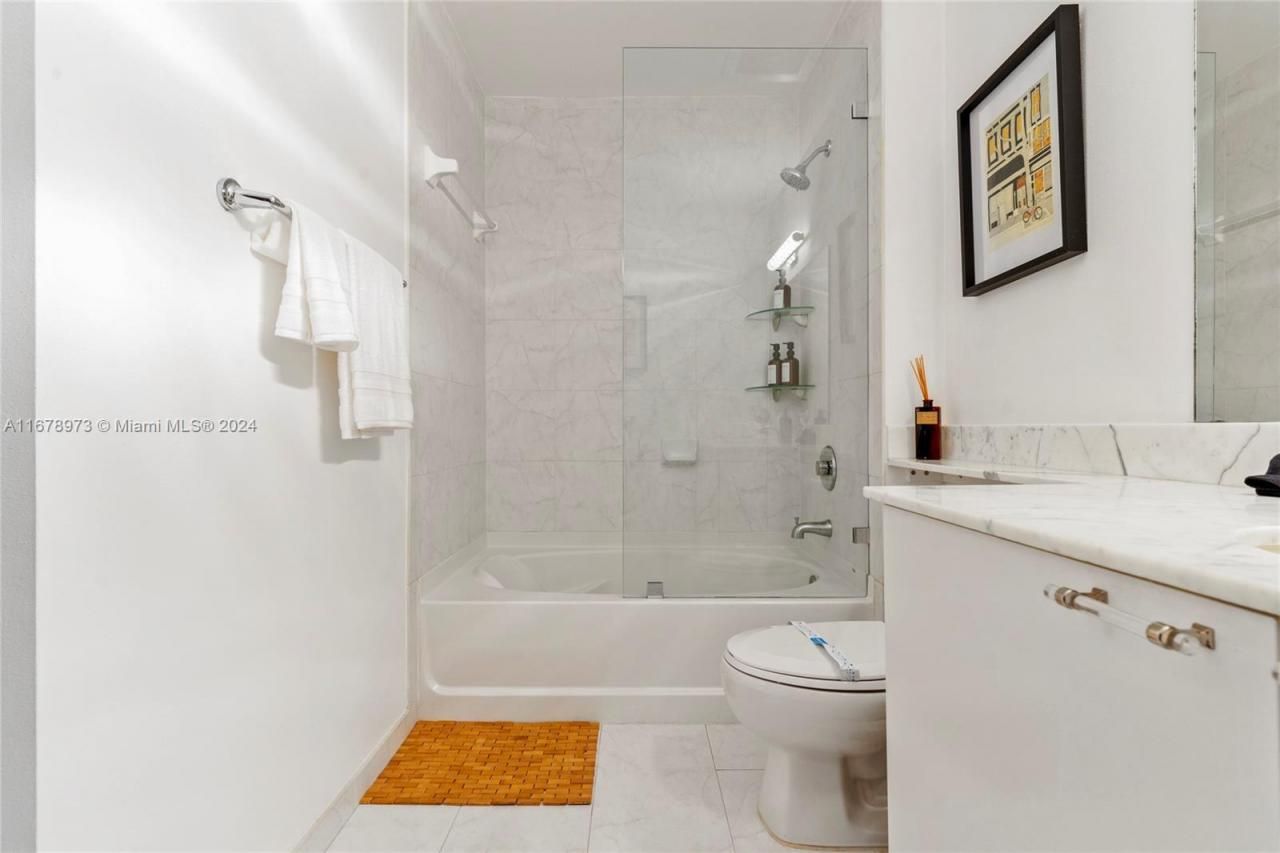 234 NE 3rd St, Unit 401, Miami, FL 33132 Photo