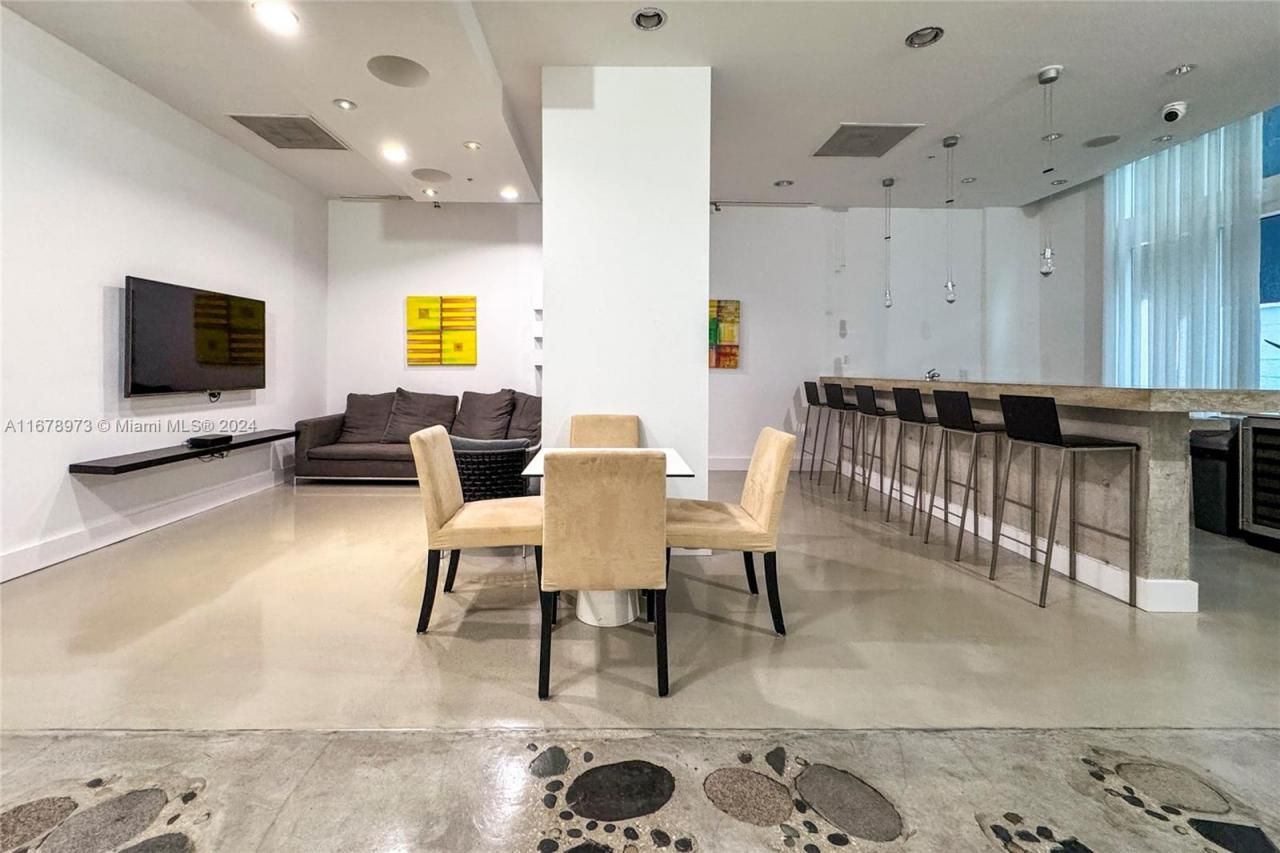 234 NE 3rd St, Unit 401, Miami, FL 33132 Photo