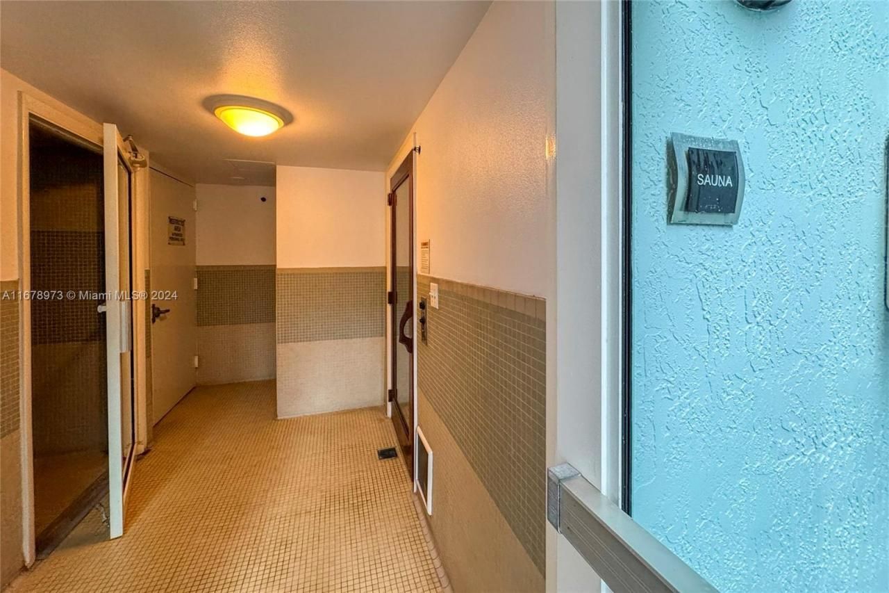 234 NE 3rd St, Unit 401, Miami, FL 33132 Photo