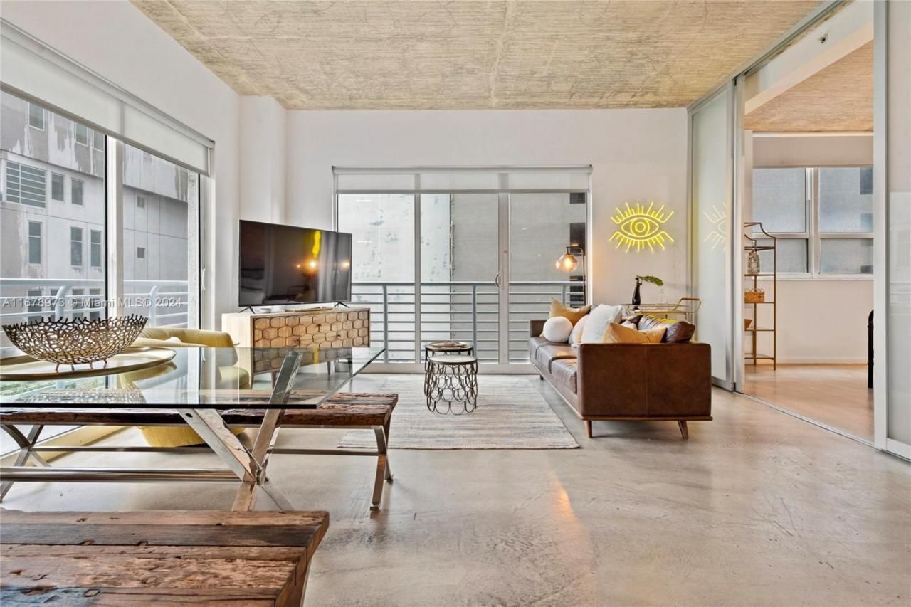 234 NE 3rd St, Unit 401, Miami, FL 33132 Photo