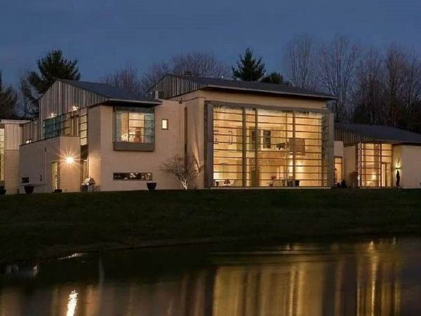 13695 County Line Road, Chagrin Falls, OH 44022