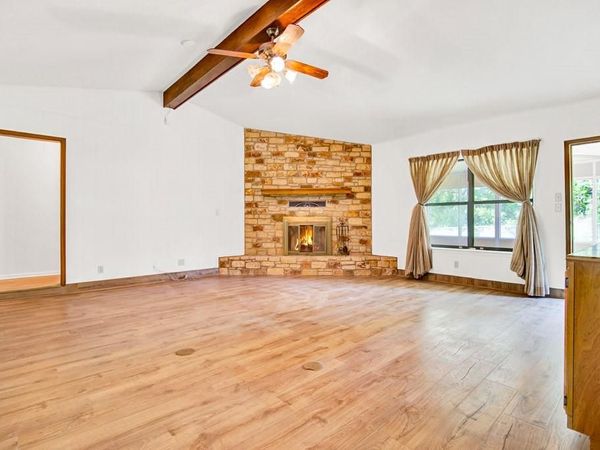 298 Jenkins RD, Cedar Creek, TX 78612