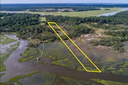 8705 Peters Point Road photo 4