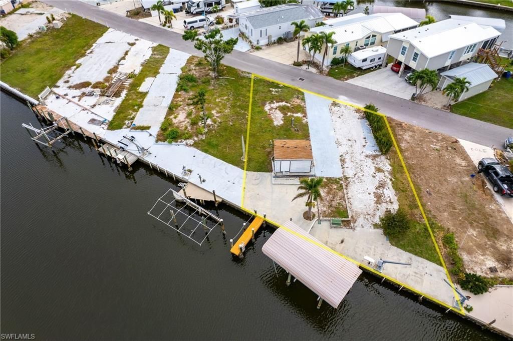 3892 Blueberry Ln, Saint James City, FL 33956 Photo