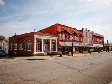 176 N Market Street, Shreve, OH 44676