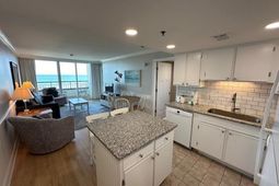 601 Retreat Beach Circle photo 4