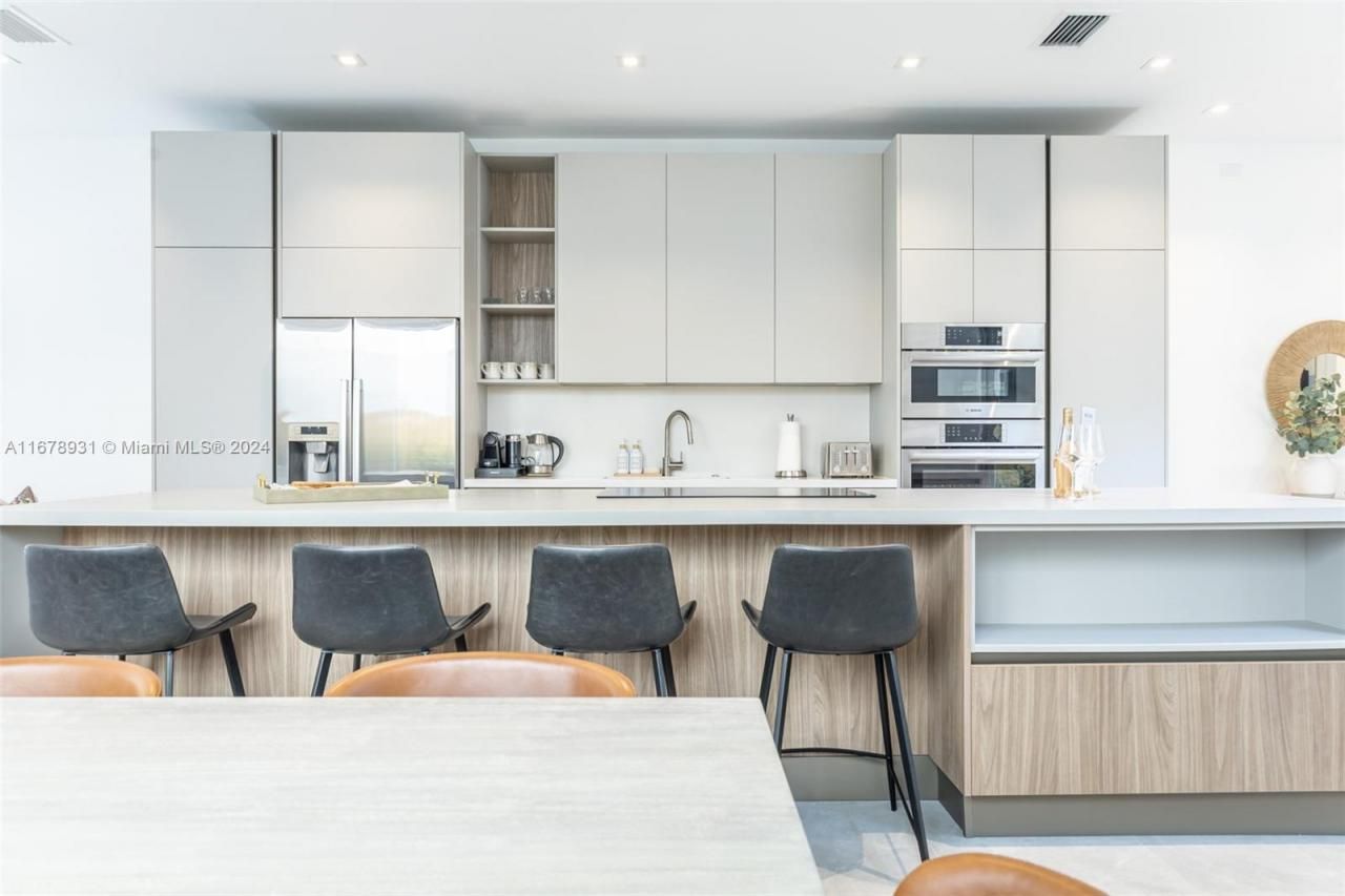 3110 Elizabeth St, Unit 3110, Miami, FL 33133 Photo