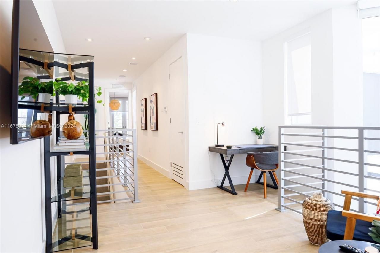 3110 Elizabeth St, Unit 3110, Miami, FL 33133 Photo