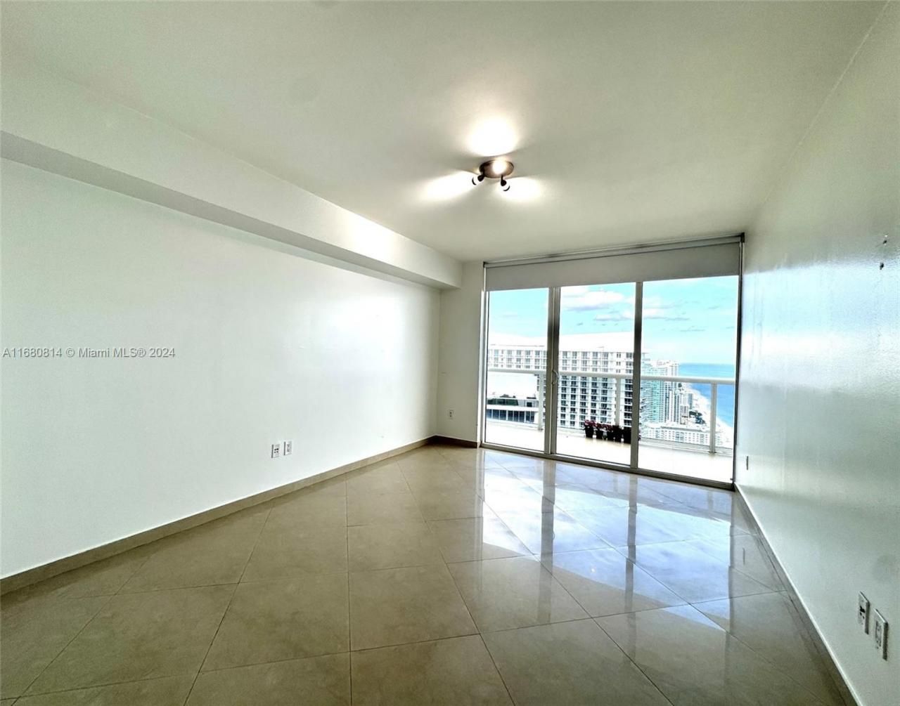 1830 S Ocean Dr, Unit 4711, Hallandale Beach, FL 33009 Photo