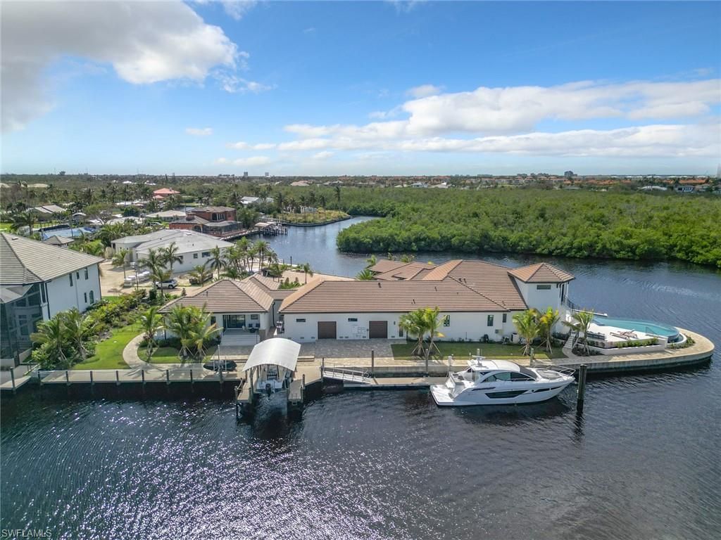 14201 Bay Dr, Fort Myers, FL 33919 Photo