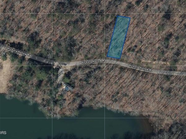 Hickory Hollow Rd, Crossville, TN 38572