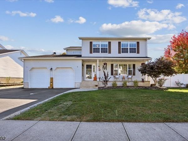 33 Bronia St, Howell, NJ 07731