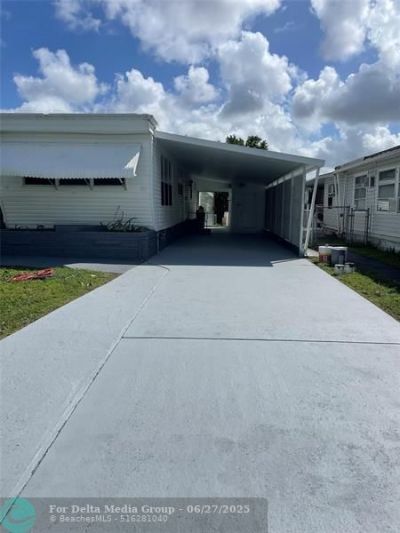 8700 SW 21st St, Davie, FL 33324 Photo