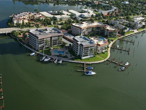 222 Harbour DR, Unit 314, NAPLES, FL 34103