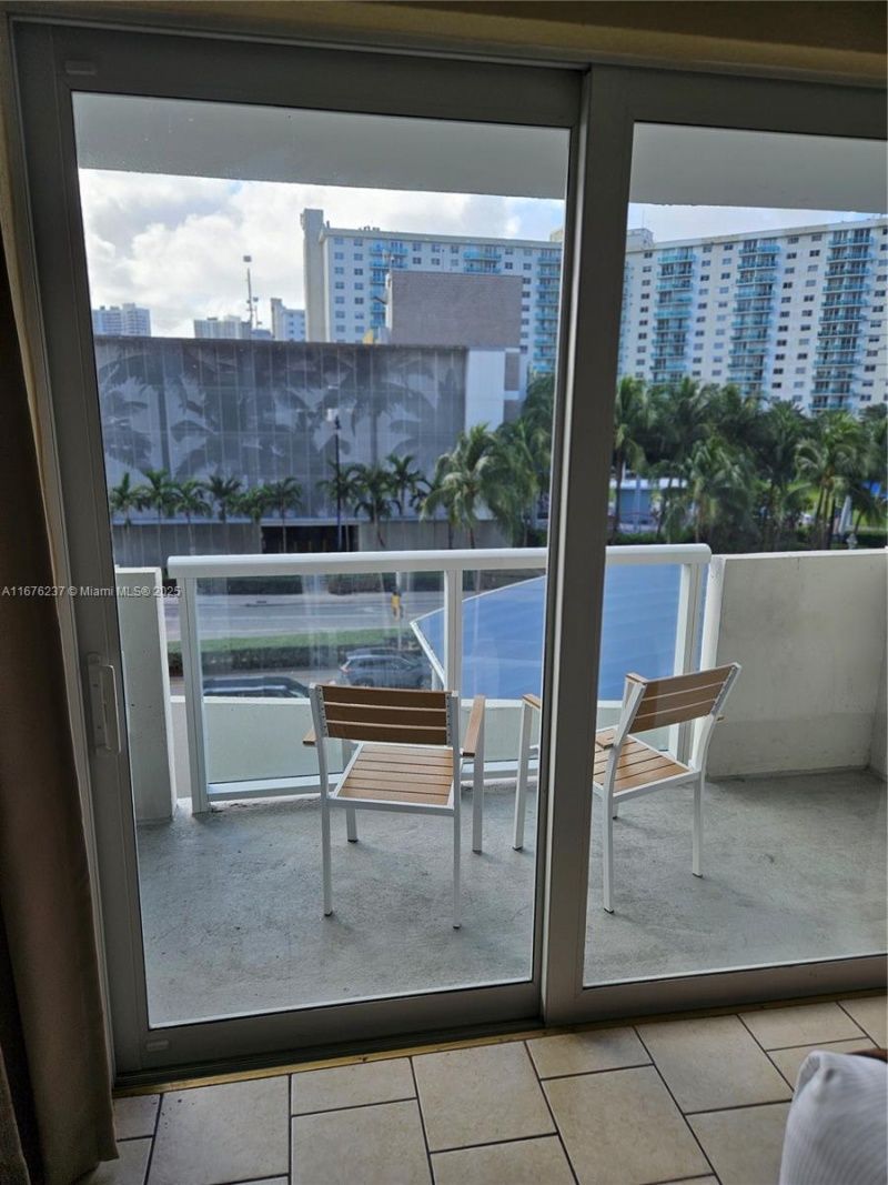 19201 Collins Ave, Unit 237, Sunny Isles Beach, FL 33160 Photo