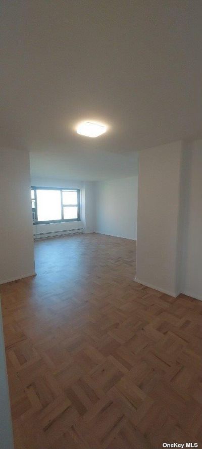 21-20 33 Road, Unit 9C, Astoria, NY 11106 Main Photo