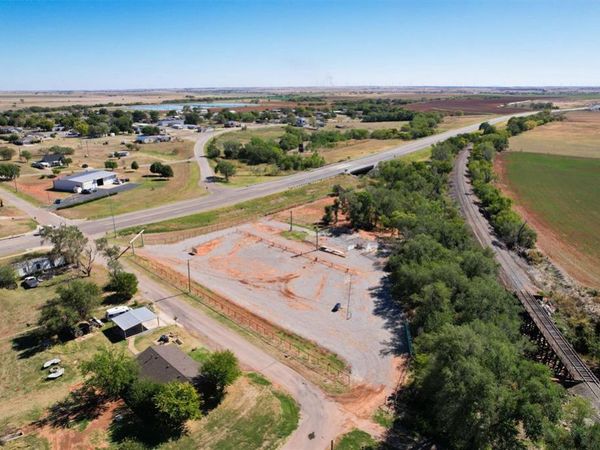301 E Caddo Street, Cordell, OK 73632