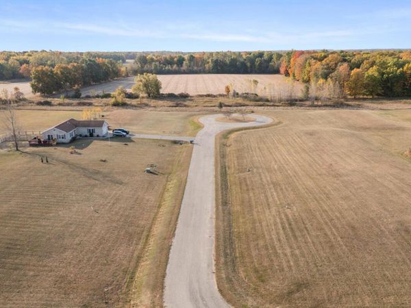 4622 Creek View Court, Fenwick, MI 48834