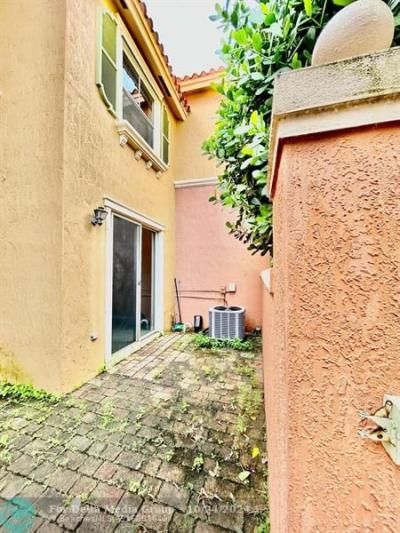 732 SW 106th Avenue, Hollywood, FL 33025 Photo