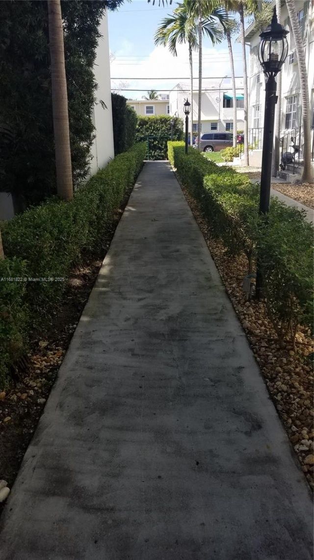 3921 N Meridian Ave, Miami Beach, FL 33140 Photo