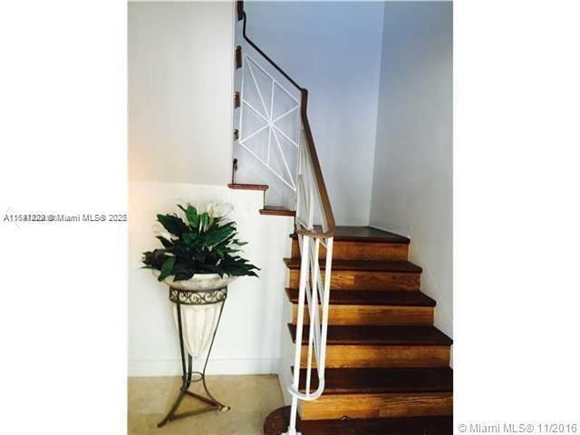 3921 N Meridian Ave, Miami Beach, FL 33140 Photo