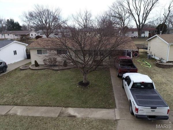1495 Yaqui Drive, Florissant, MO 63031