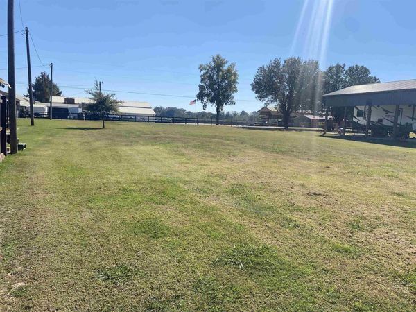 2 CATFISH LN, Crump, TN 38327