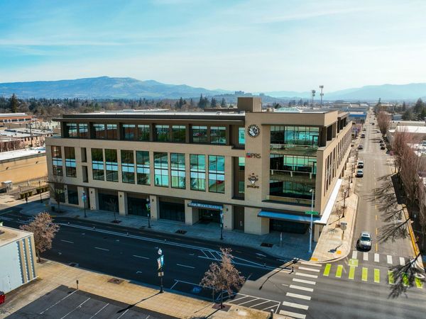 1 W Main Street, Unit 201, Medford, OR 97501