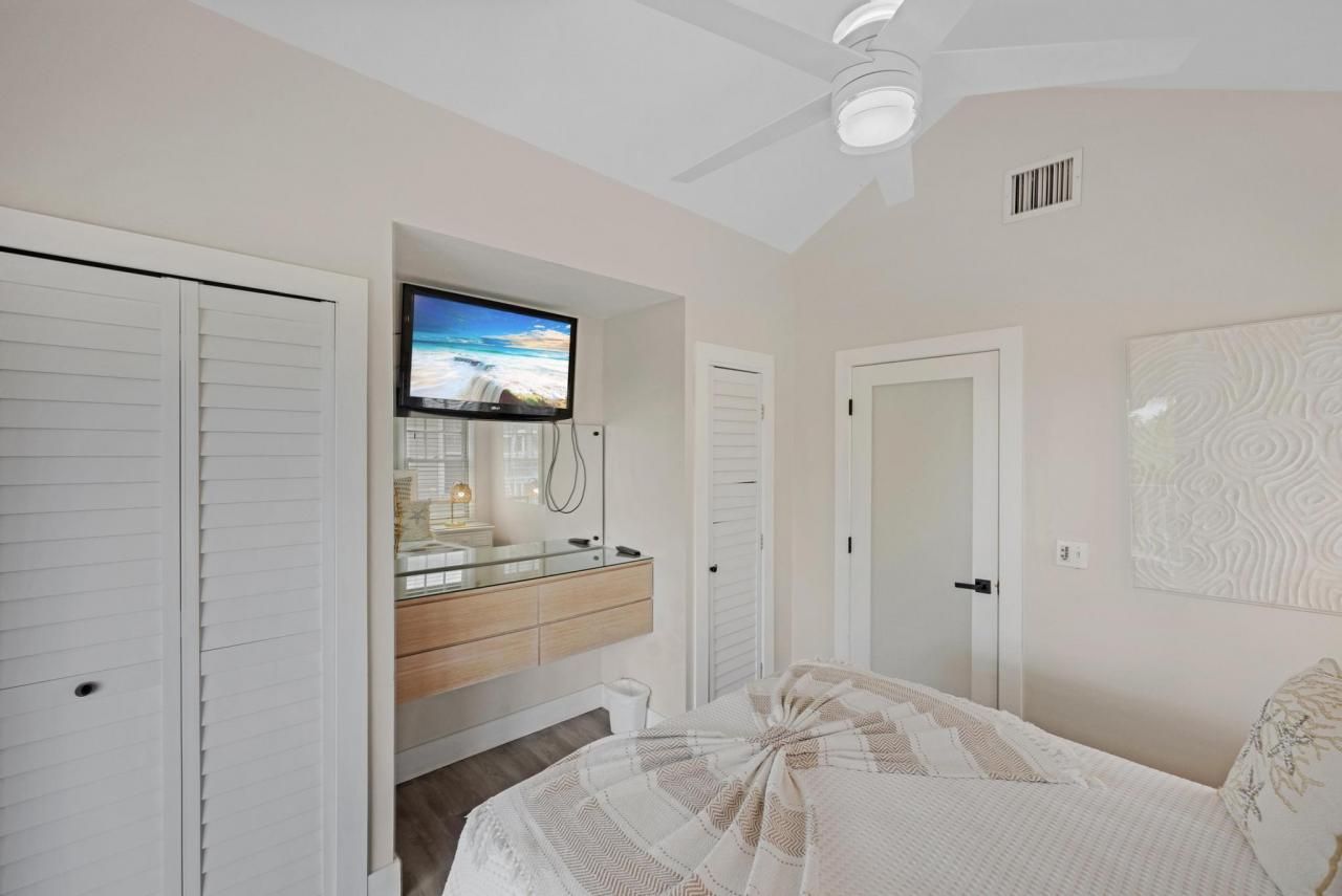 5092 Sunset Village Drive, Unit Hawks Cay, Duck, FL 33050 Photo