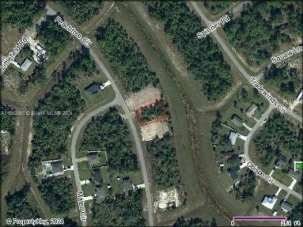 5025 N PEACHTREE CIR, La Belle, FL 33935