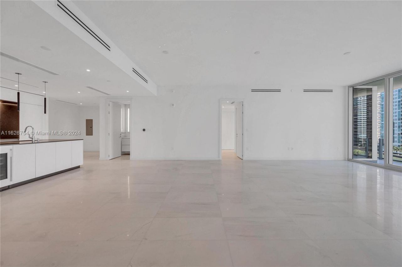 300 Biscayne Blvd Way, Unit 703, Miami, FL 33131 Photo