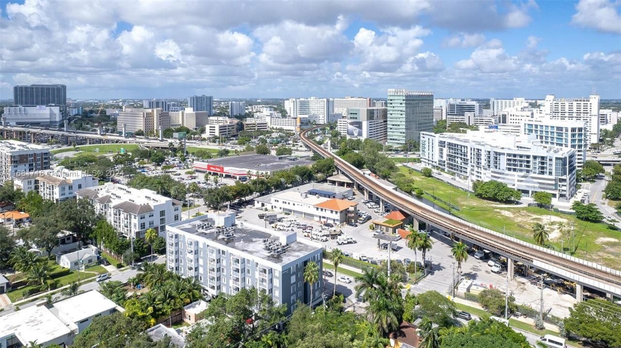 1010 NW 11th St, Unit 507, Miami, FL 33136 Photo