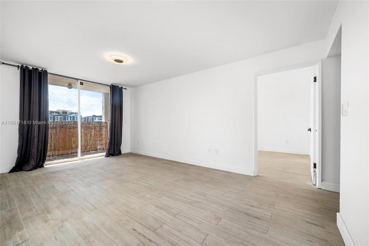 1010 NW 11th St, Unit 507, Miami, FL 33136 Photo