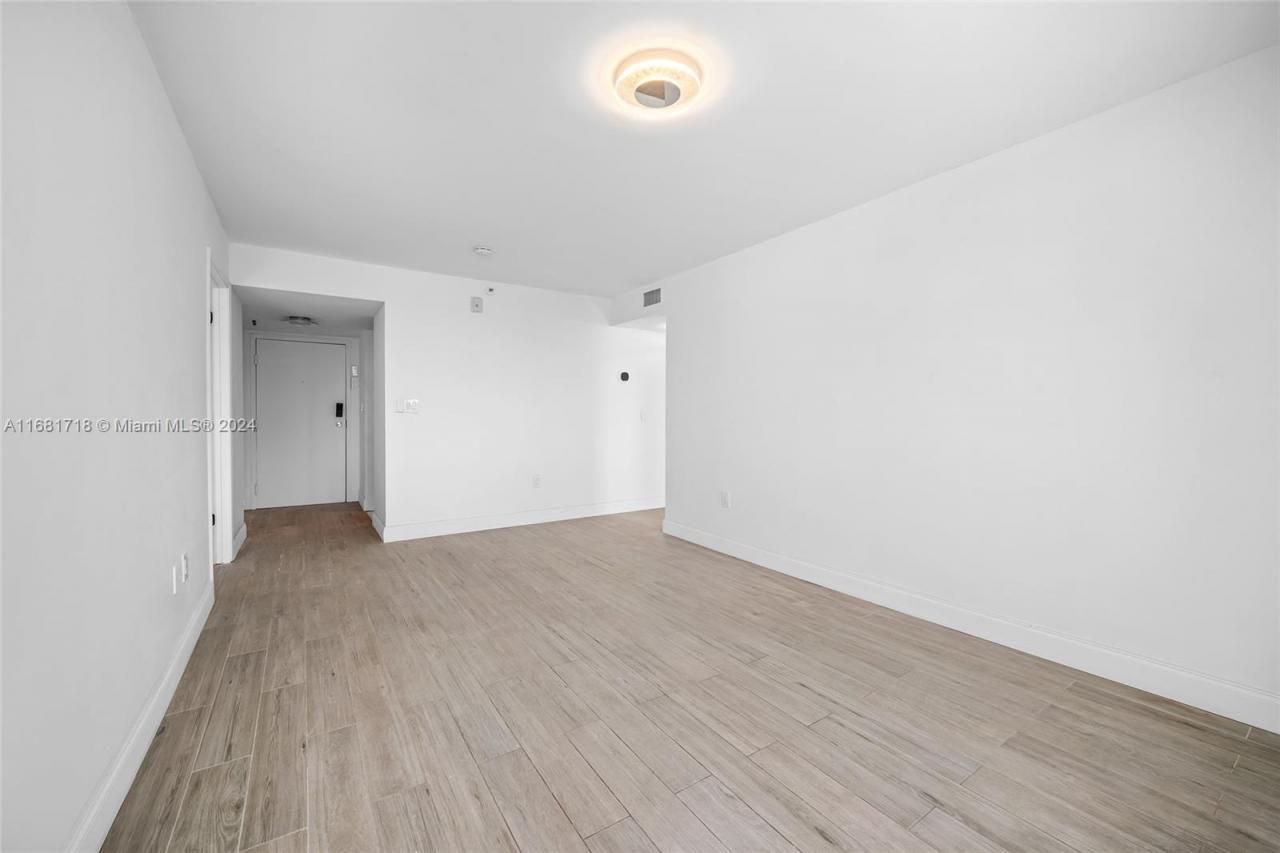 1010 NW 11th St, Unit 507, Miami, FL 33136 Photo