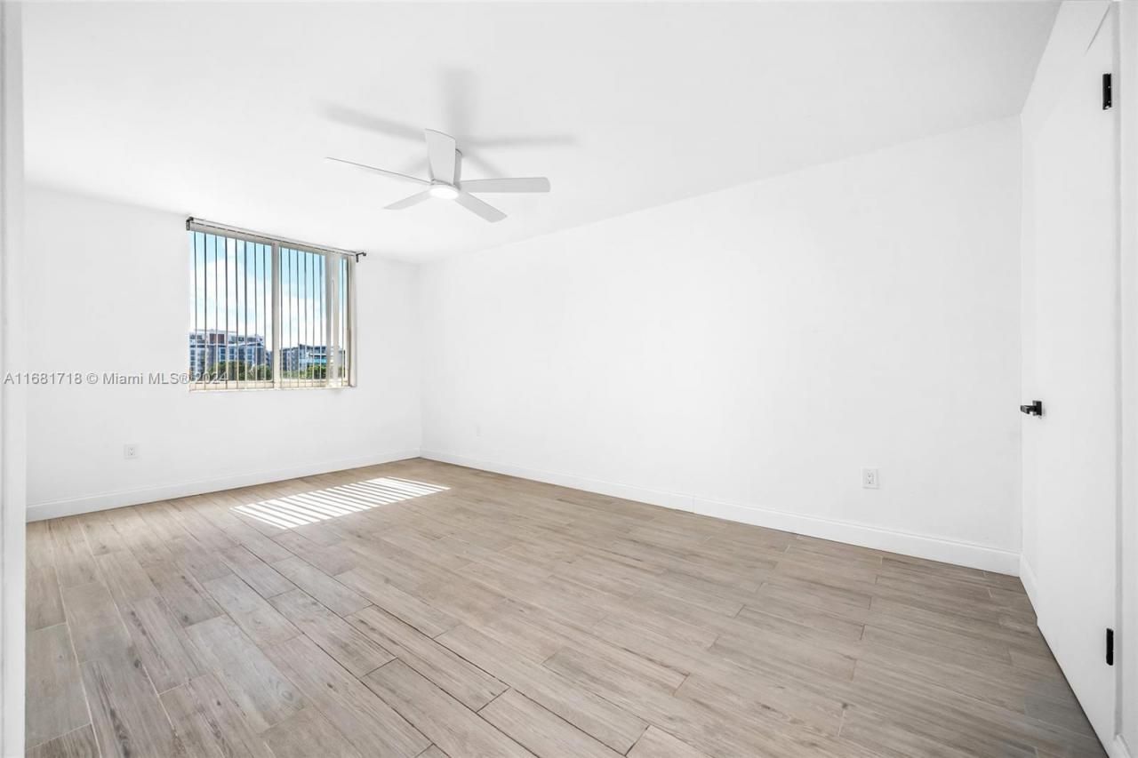 1010 NW 11th St, Unit 507, Miami, FL 33136 Photo