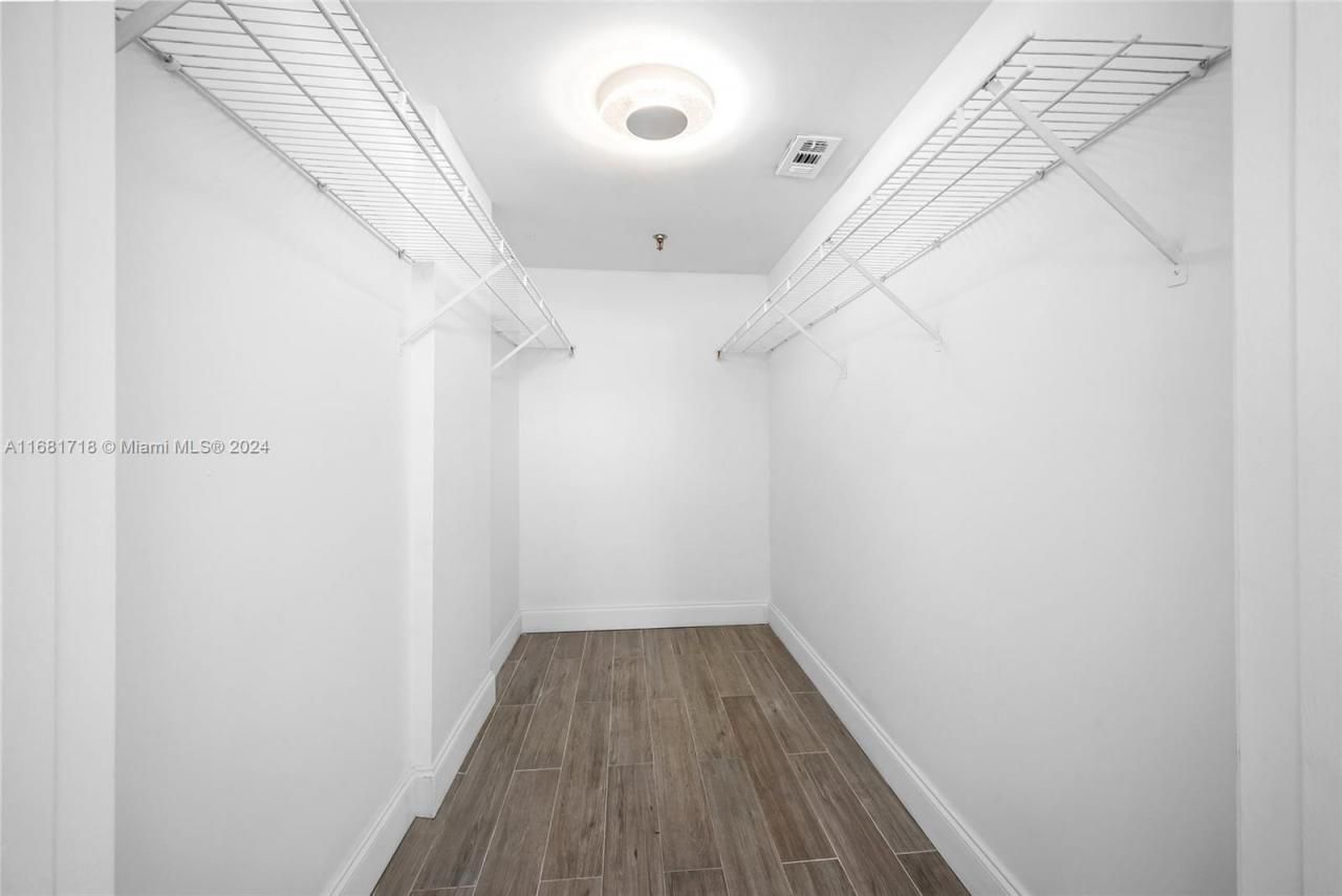 1010 NW 11th St, Unit 507, Miami, FL 33136 Photo