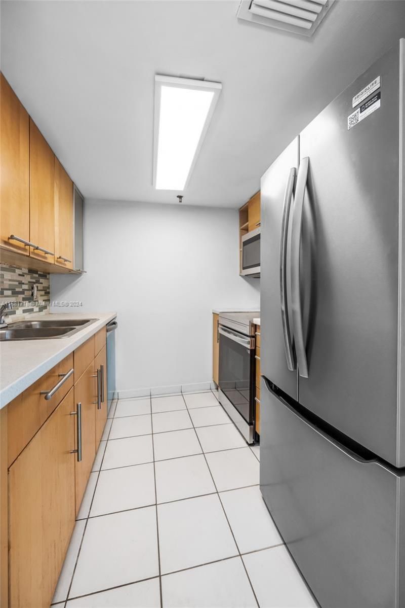 1010 NW 11th St, Unit 507, Miami, FL 33136 Photo