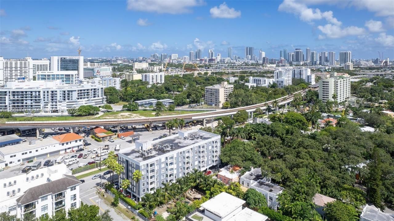 1010 NW 11th St, Unit 507, Miami, FL 33136 Photo