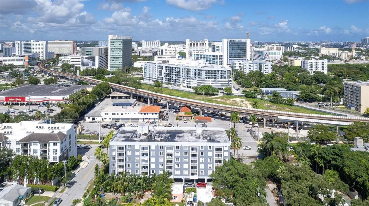 1010 NW 11th St, Unit 507, Miami, FL 33136 Photo