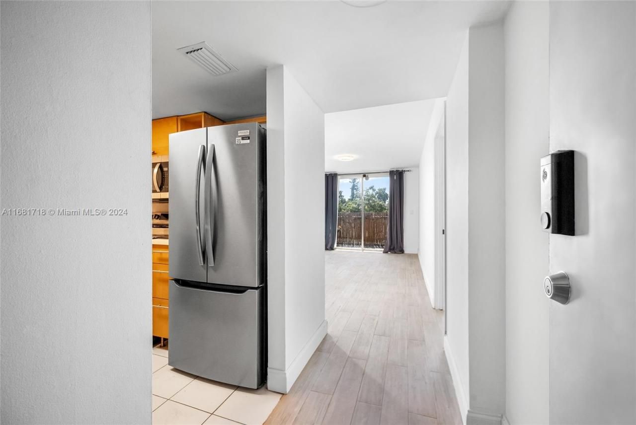 1010 NW 11th St, Unit 507, Miami, FL 33136 Photo