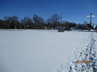 915 CORUNNA Avenue, Owosso, MI 48867