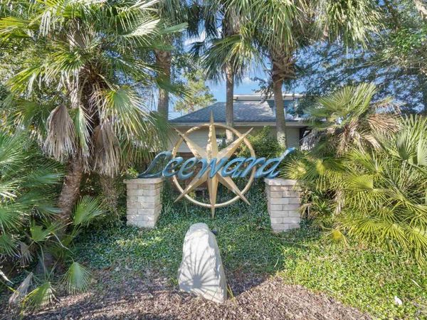 4972 Leeward Dr, Pensacola, FL 32507