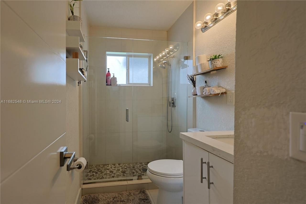 711 W 31st St, Hialeah, FL 33012 Photo