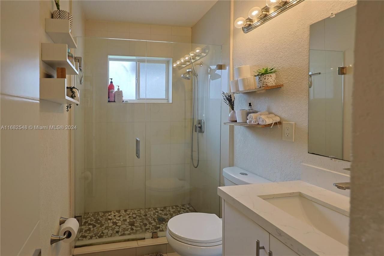 711 W 31st St, Hialeah, FL 33012 Photo