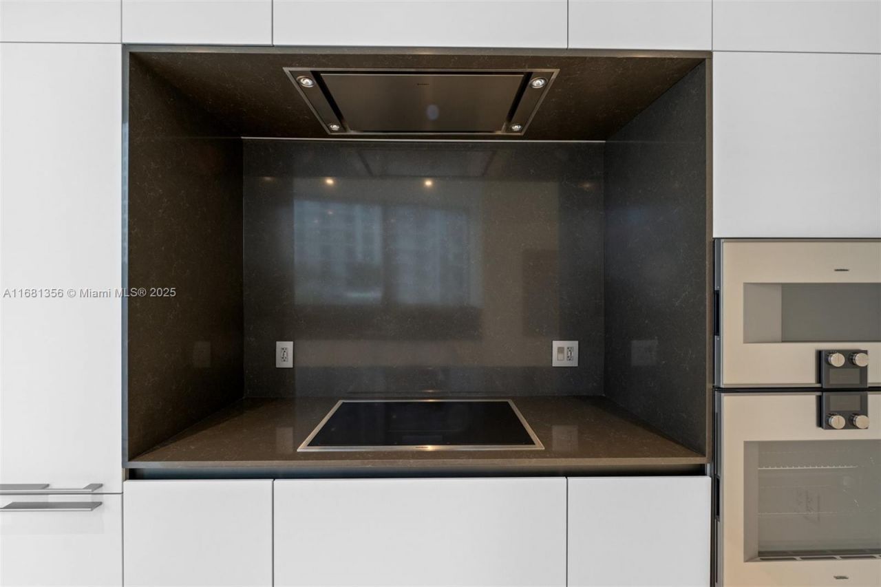 300 Biscayne Blvd Way, Unit 1205C, Miami, FL 33131 Photo