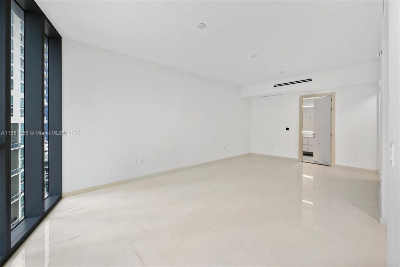 300 Biscayne Blvd Way, Unit 1205C, Miami, FL 33131 Photo